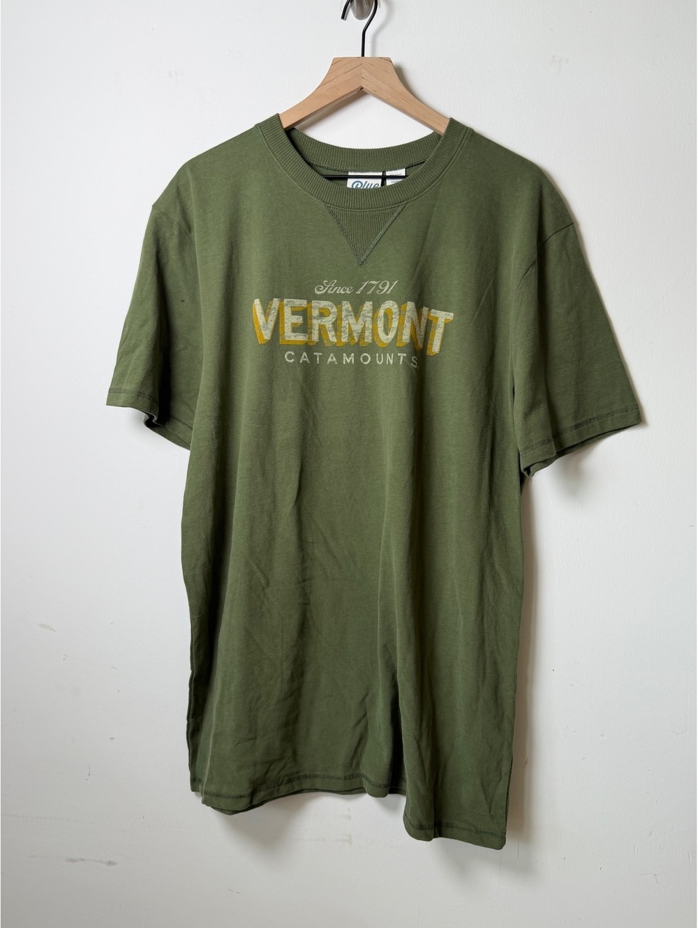 Blue 84 Vermont Catamounts T-Shirt - Green Since 1791 Vintage NWOT Size L